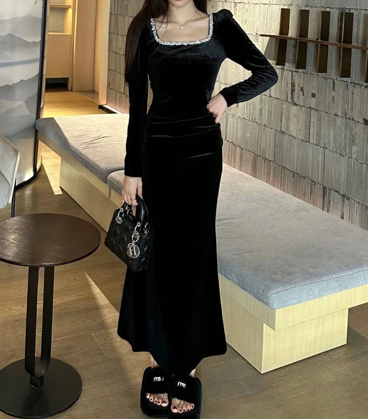 【大碗】法式镶钻方领丝绒连衣裙女25春季新款修身打底鱼尾包臀长裙