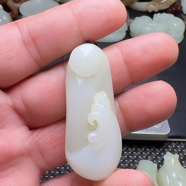 和田玉未镶嵌挂件