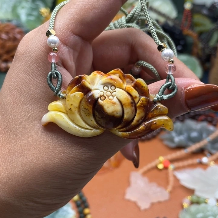 未镶嵌蛇纹石玉颈饰