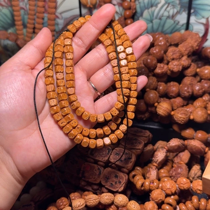 桃核手串六方脖挂