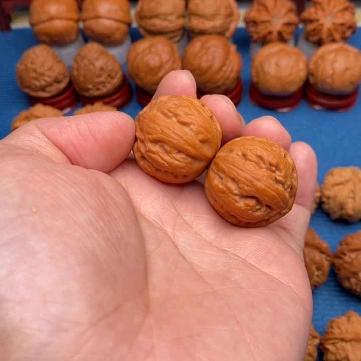 文玩核桃把件肉龙