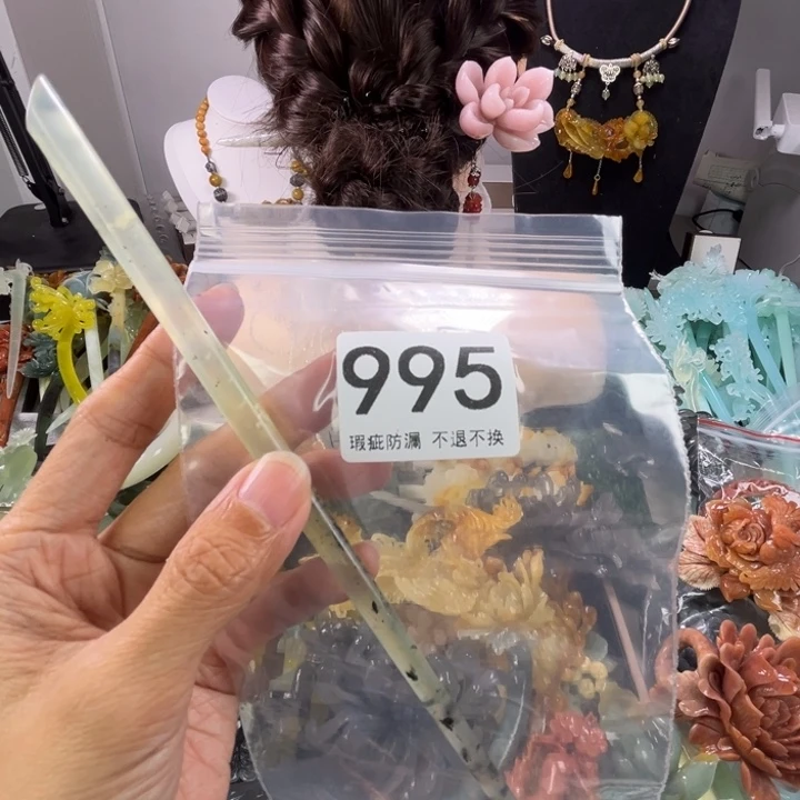 未镶嵌岫玉发饰心*