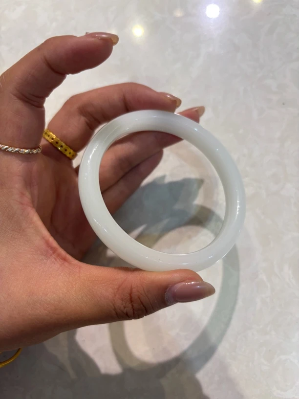 和田玉手镯一个啊啊啊