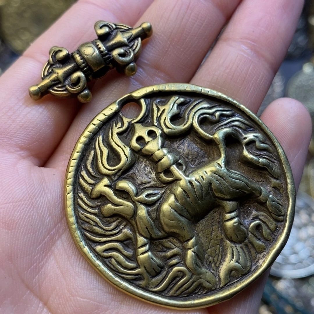 藏式雪狮牌子搭配