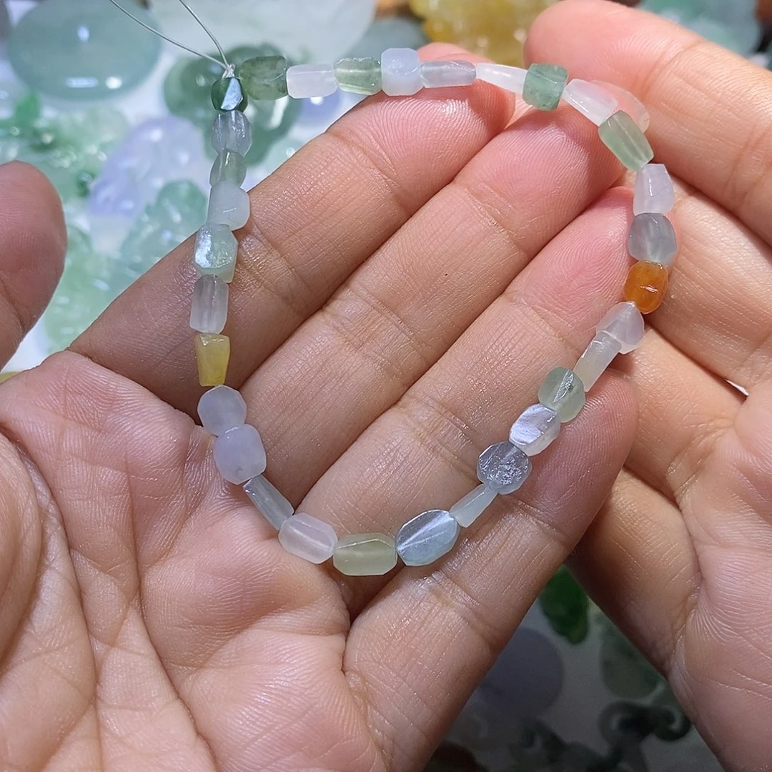 定制翡翠未镶嵌手串