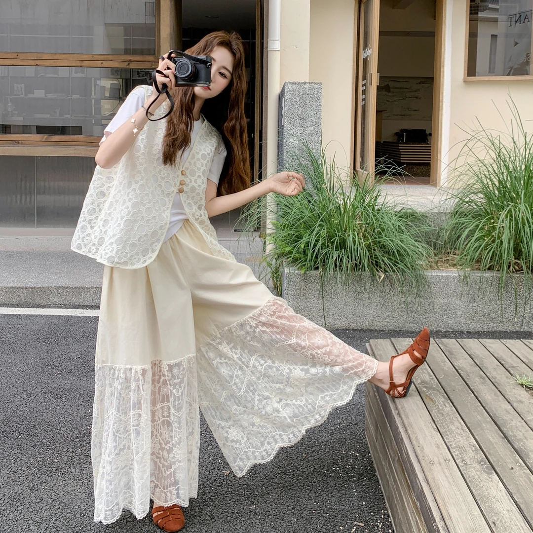 大方得体穿搭一整套2025夏新款法式浪漫米白马甲白T财阀千金女装
