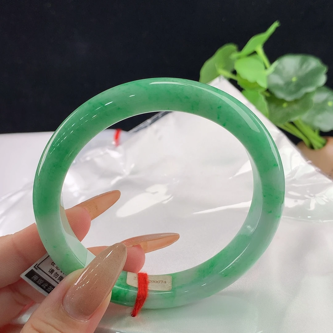 威****翡翠未镶嵌手镯正62/63