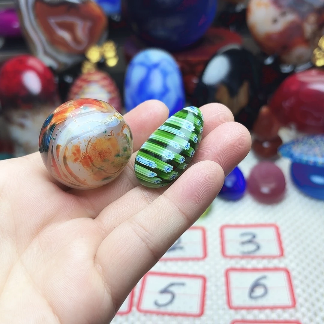 郭***锐玛瑙/玉髓未镶嵌珠宝半成品