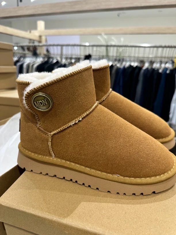 5855雪地靴女款百搭雪地靴