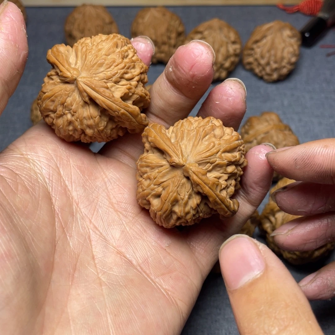 D***.文玩核桃把件核桃