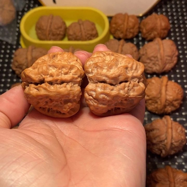 一***@把件文玩核桃四开背八腿三角暴力箭毒蛙王