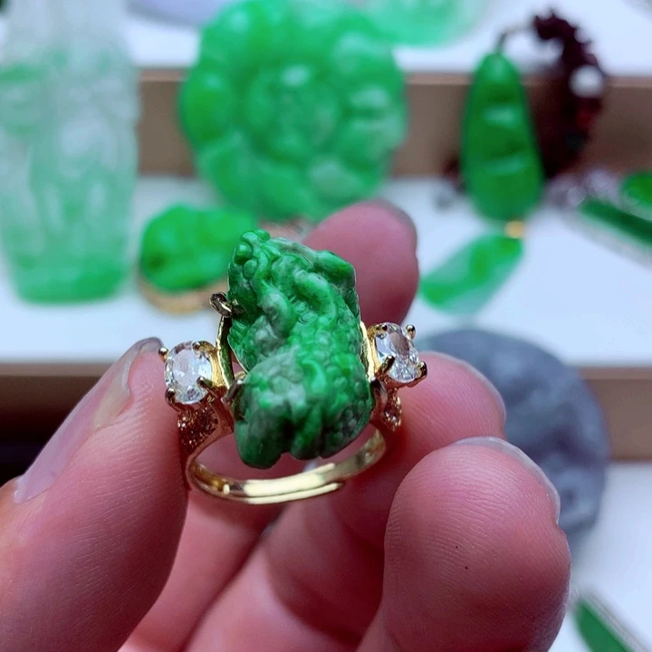 吊坠(不含链)未镶嵌翡翠