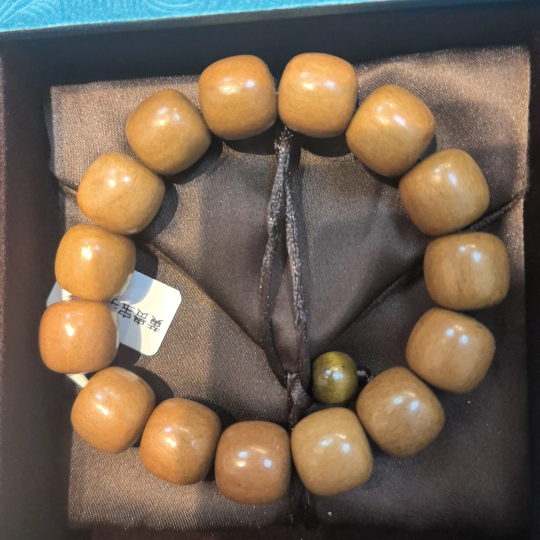 A29精美文玩木串（无礼盒）