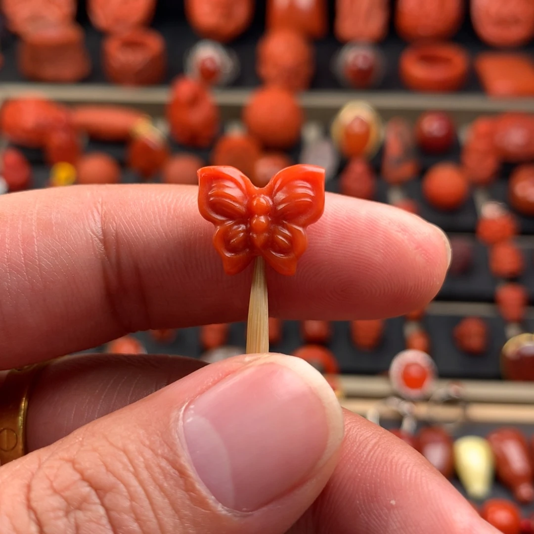 南红玛瑙蝴蝶未镶嵌用****好