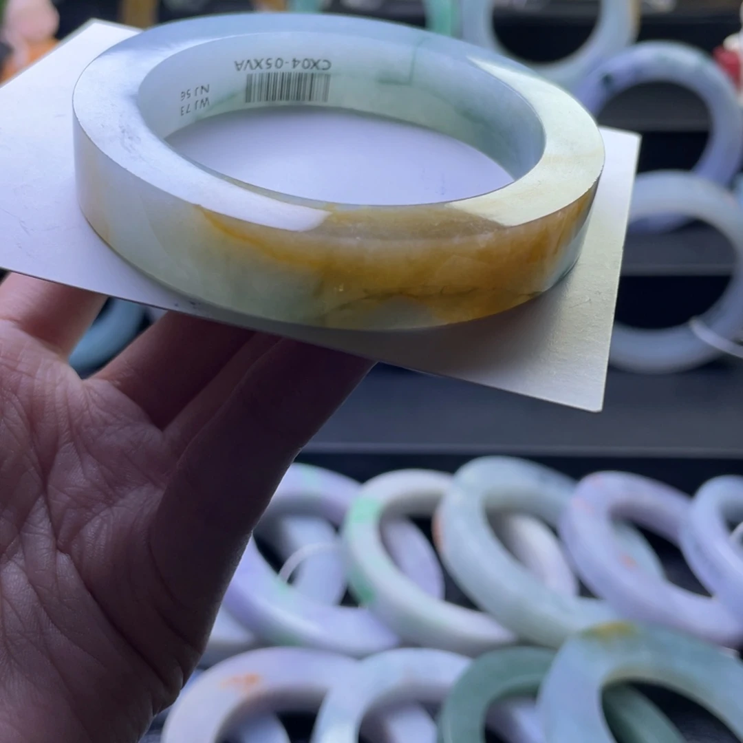 未镶嵌翡翠手镯定制翡翠