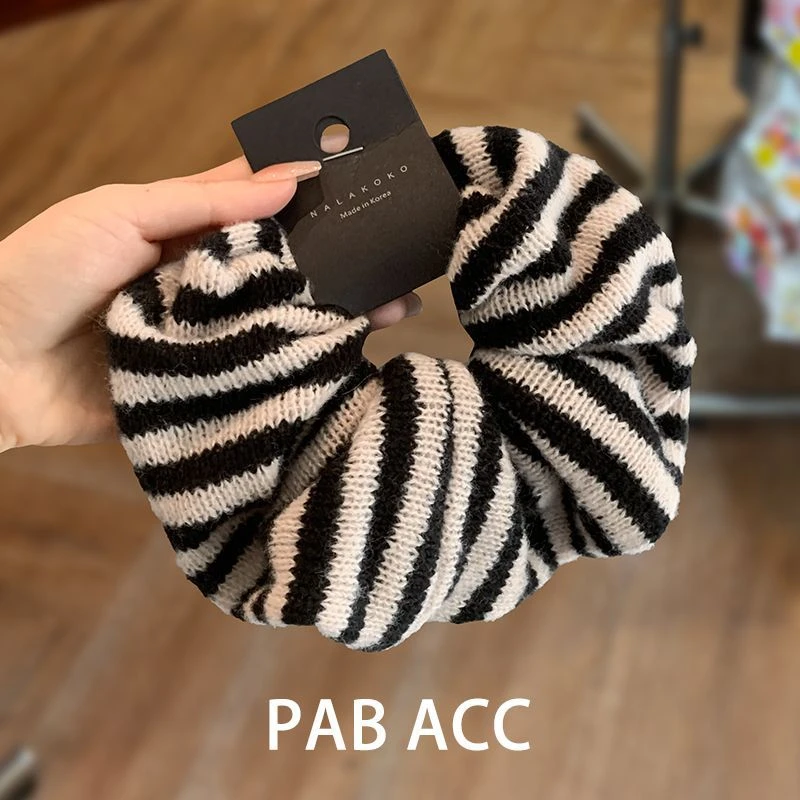 7柒韩国东大门黑白针织撞色条纹肥肠圈秋冬温柔简约毛线扎发头绳