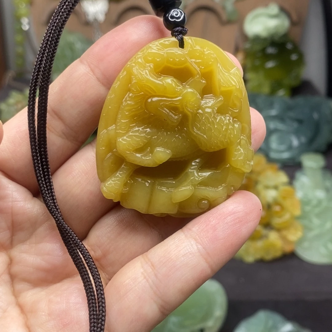 未镶嵌蛇纹石玉吊坠(赠链)
