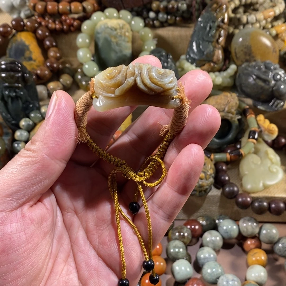 岫岩河磨玉（透闪石质玉）未镶嵌挂件