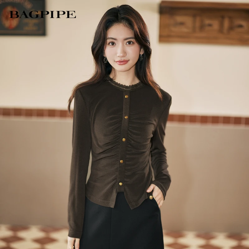 风笛2025秋季新款气质蕾丝设计感纯色修身法式女装显瘦百搭上衣