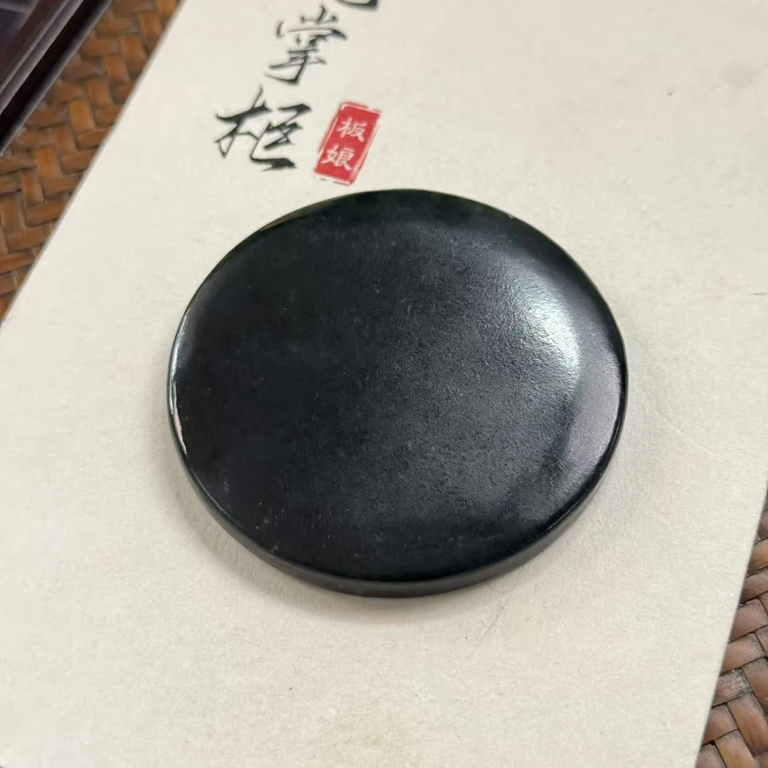 天然和田玉墨玉圆牌吊坠—多样性发其一