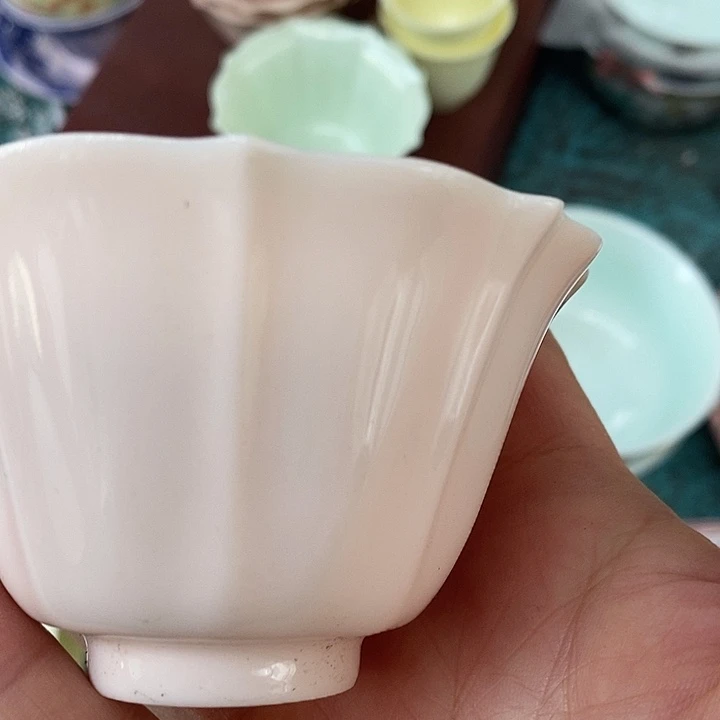 摆件陶瓷红稀土莲花口杯