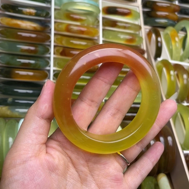 蛇纹石玉未镶嵌手镯小****）