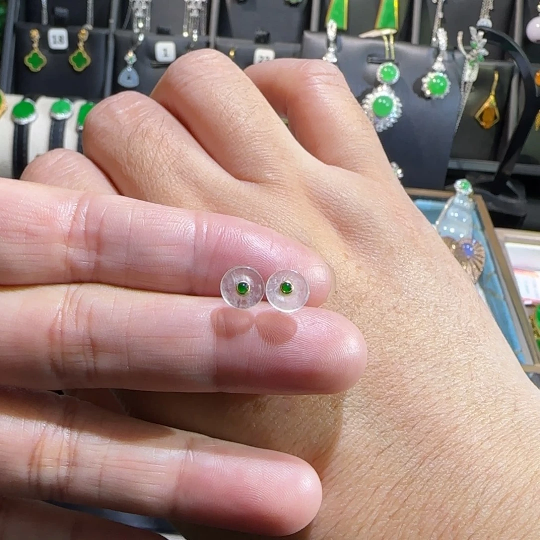 翡翠18K金镶嵌颈饰耳钉