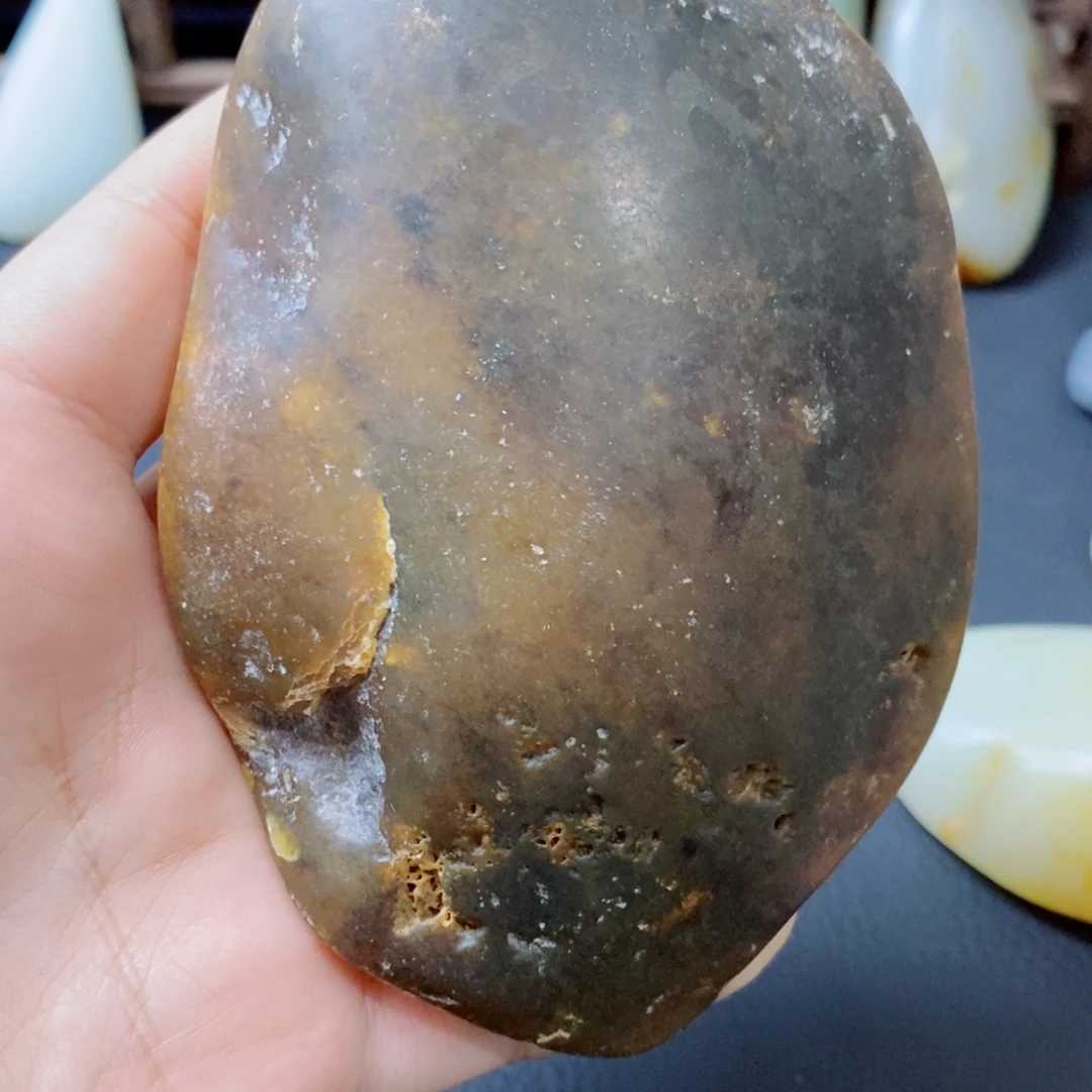 未镶嵌和田玉（糖玉）珠宝奇石