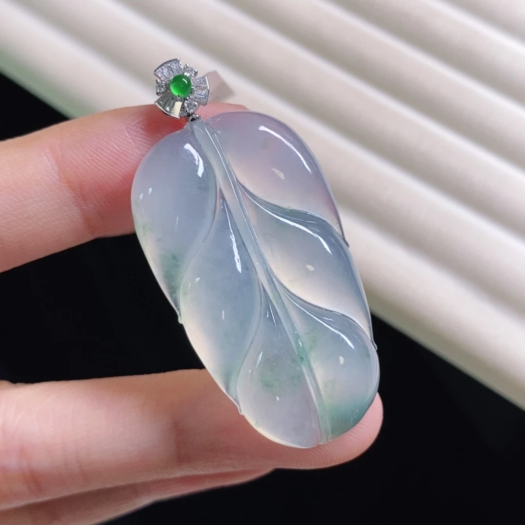 翡翠颈饰18K金镶嵌大叶子