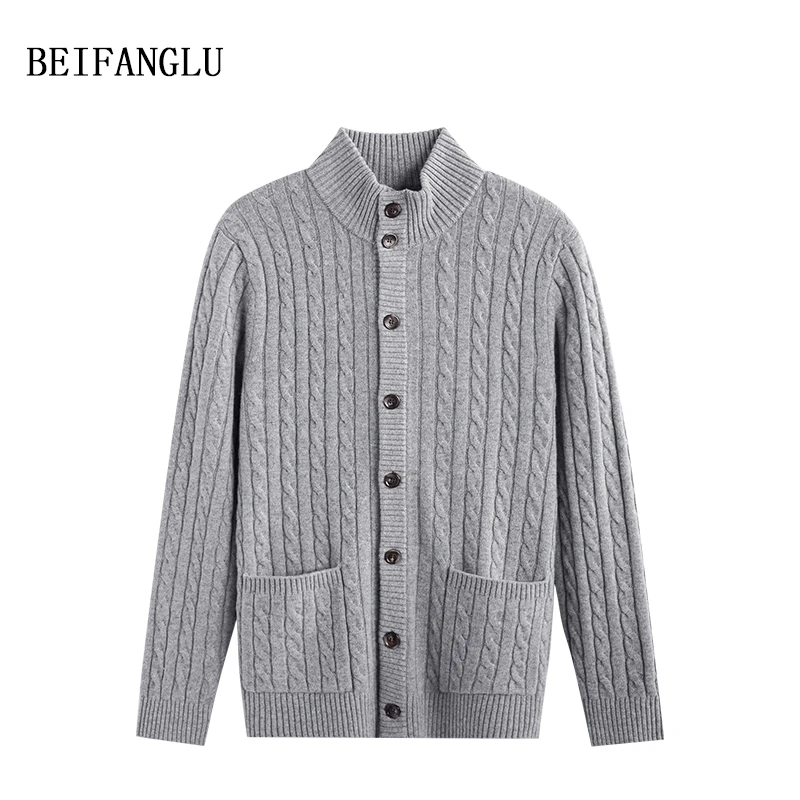 北方鹿 百搭休闲时尚一排扣半高领绞花那是羊毛针织衫26332