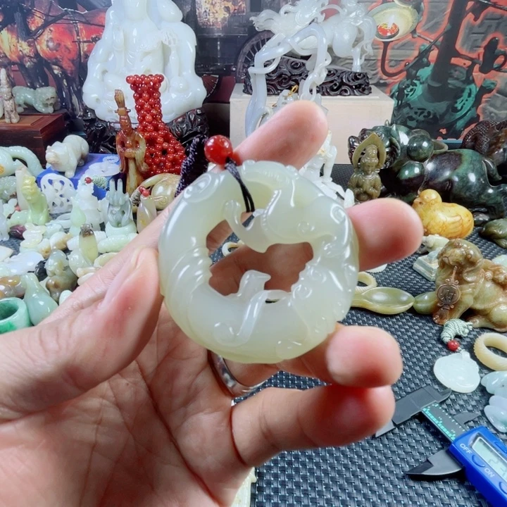 颈饰未镶嵌和田玉