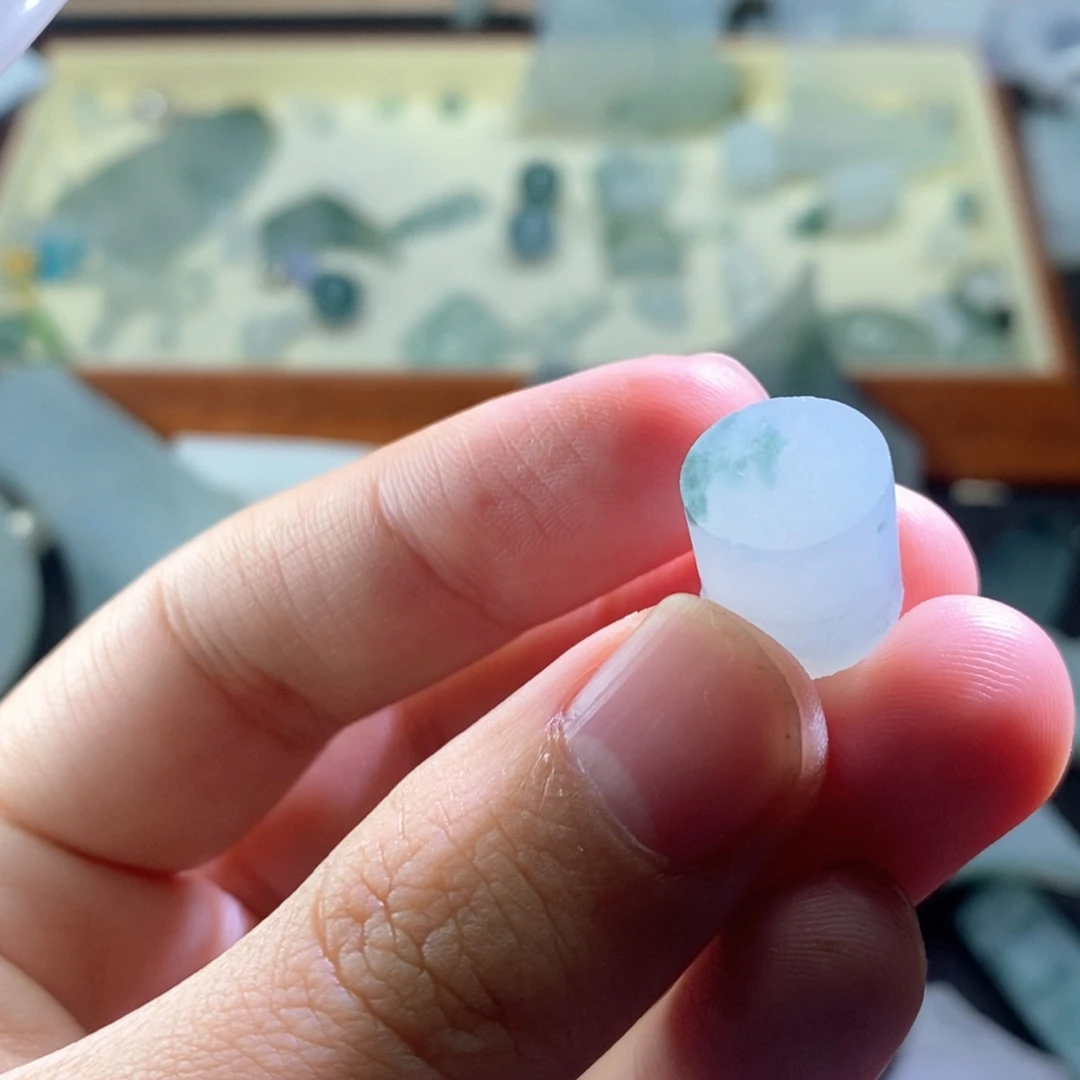 翡翠未镶嵌颈饰定制