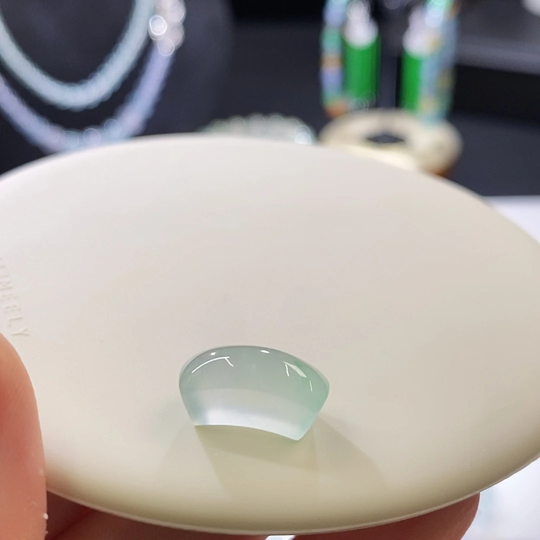 翡翠挂件未镶嵌马鞍戒