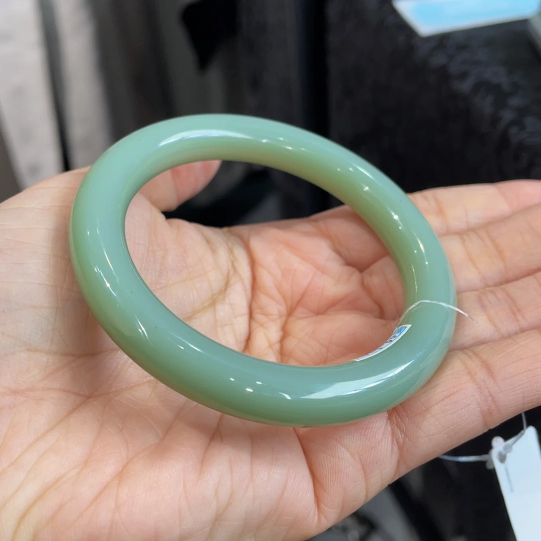 未镶嵌手镯和田玉-一细粉青圆条54