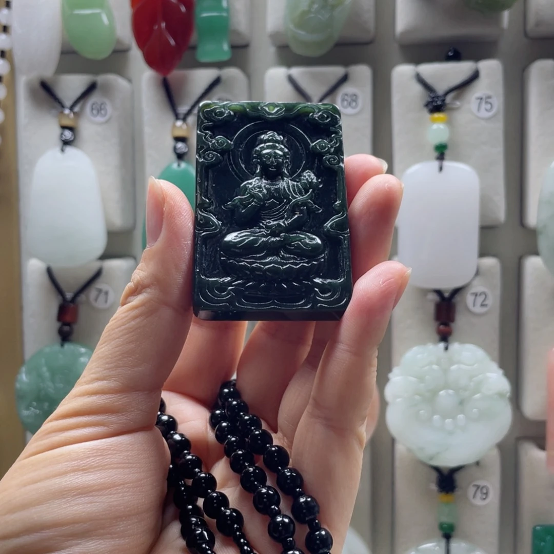 石英质玉未镶嵌颈饰