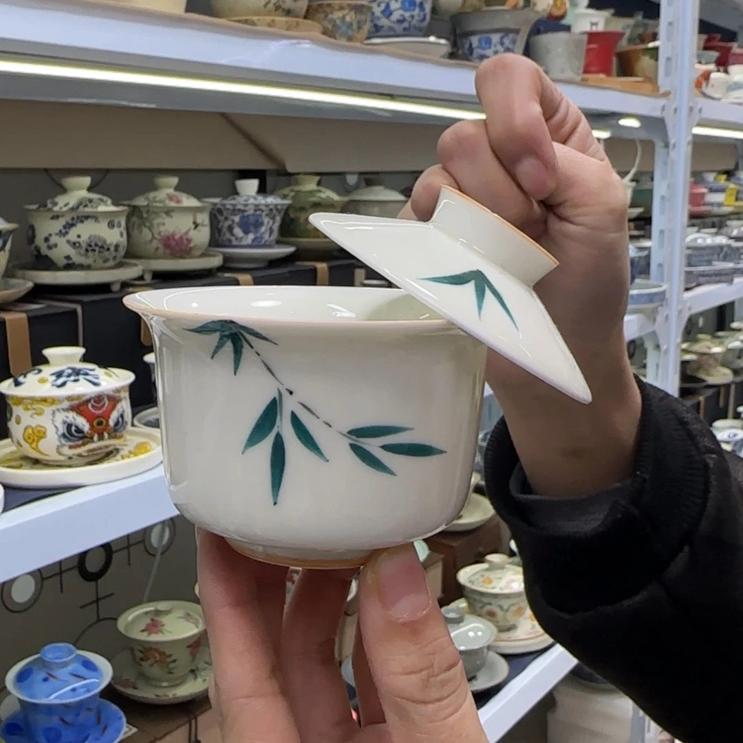 高温下的高温天气使人心情愉悦