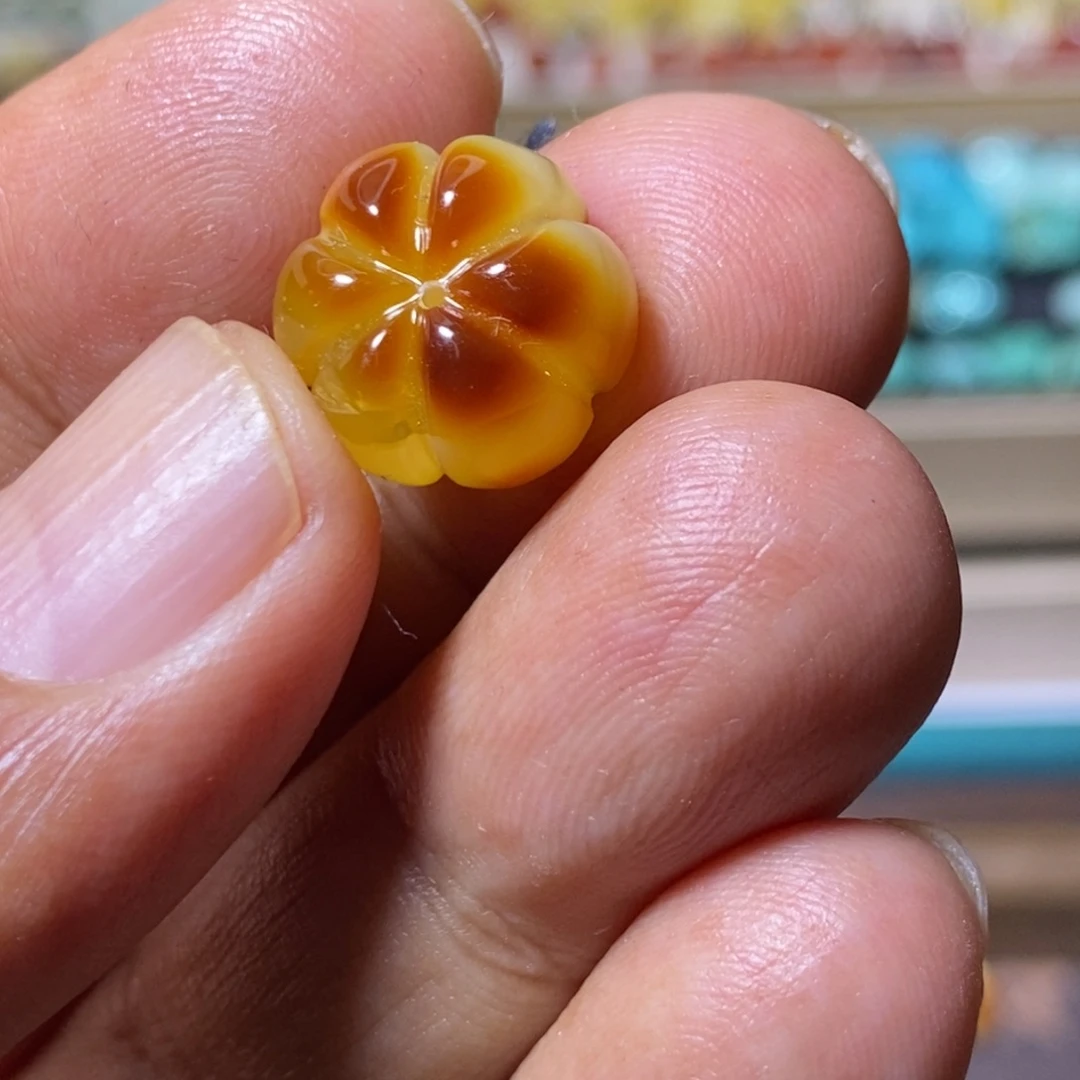 蜜蜡未镶嵌裸石配饰