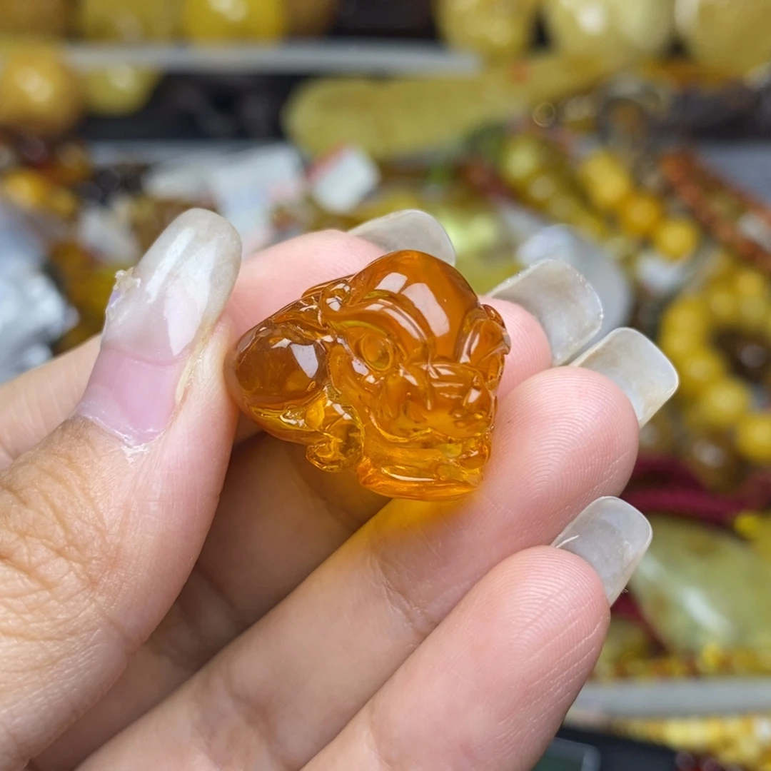 未镶嵌琥珀珠宝奇石