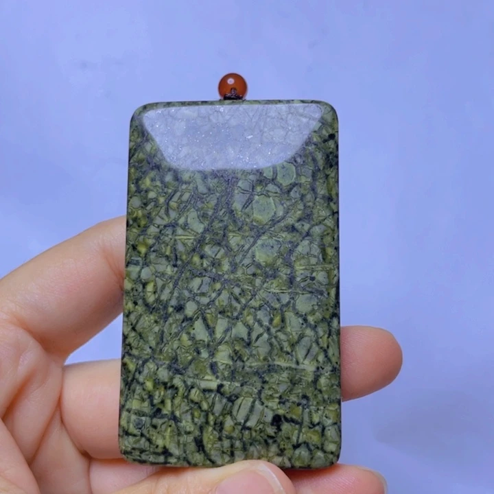 蛇纹石玉未镶嵌面包牌铭****卖