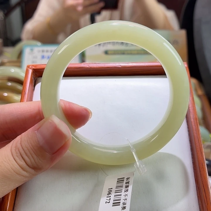 未镶嵌手镯和田玉81 54