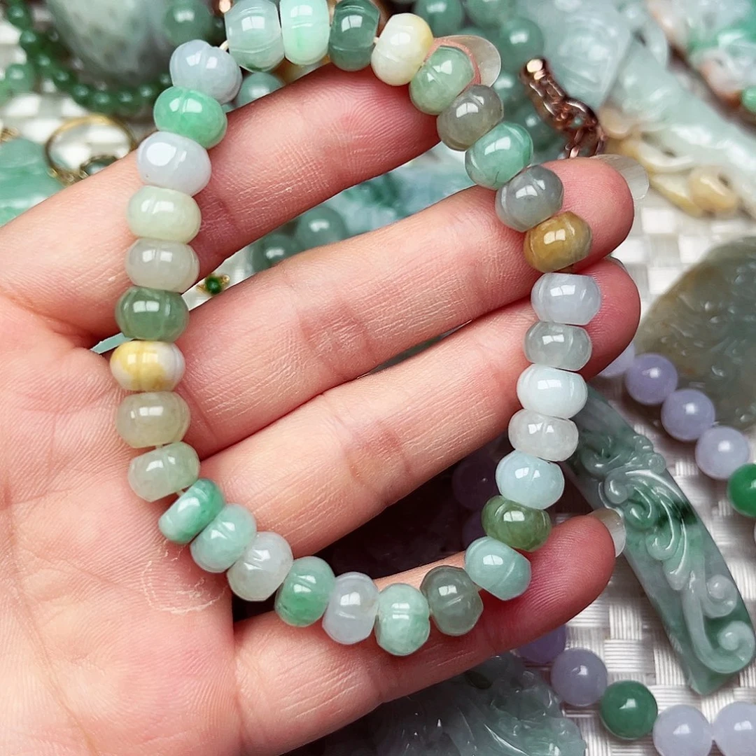 翡翠挂件未镶嵌翡翠