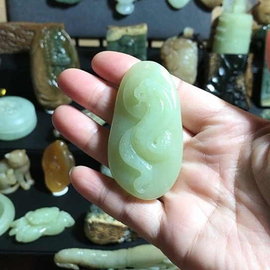 岫岩老玉（透闪石质玉）未镶嵌颈饰
