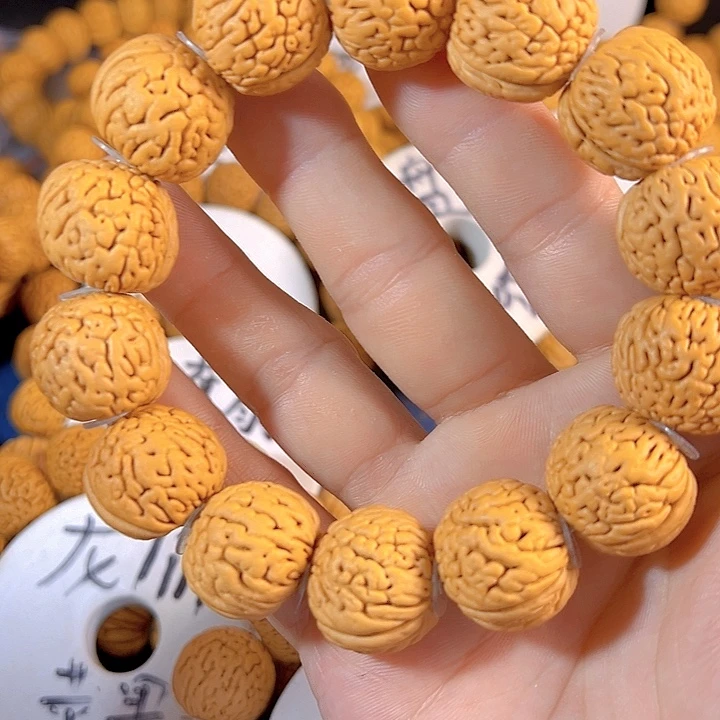 V***a桃核手串肥齐肌肉桃核手串