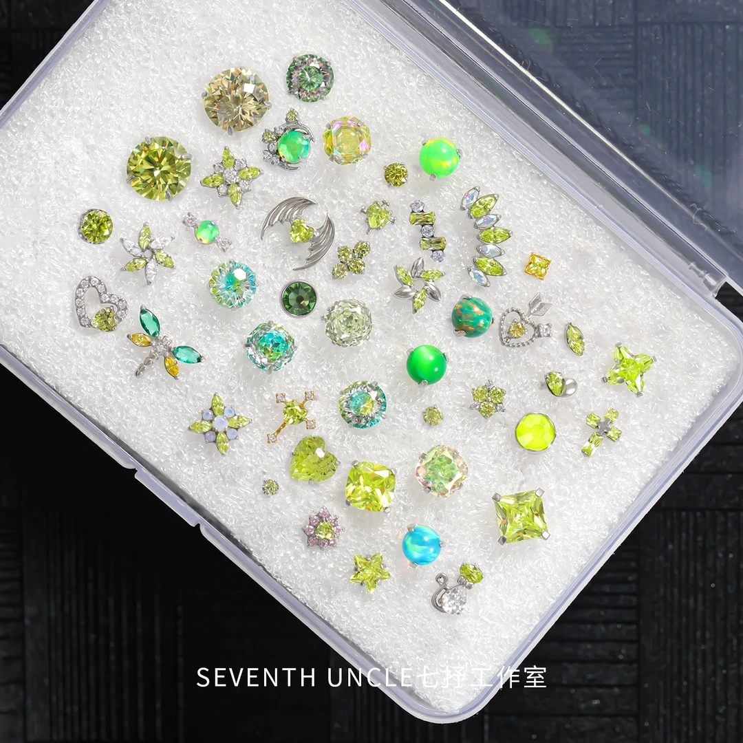 钛合金合成锆石耳饰 钛合金耳钉耳骨钉养耳洞搭配薄荷绿精致耳饰