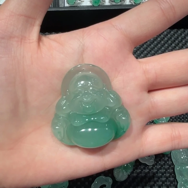 石英质玉（非洲翠）未镶嵌颈饰