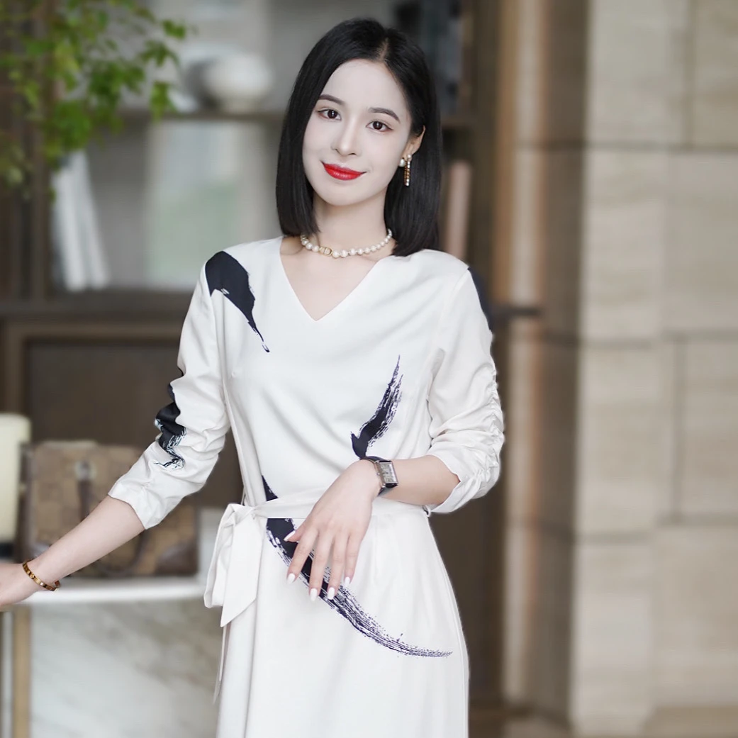 罗美拉 25年春夏法式高级感简约气质优雅V领水墨画连衣裙693