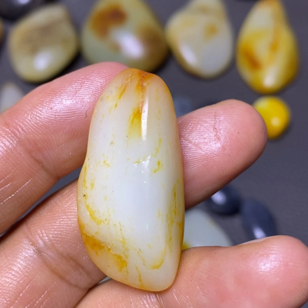 和田玉（糖玉）未镶嵌挂件