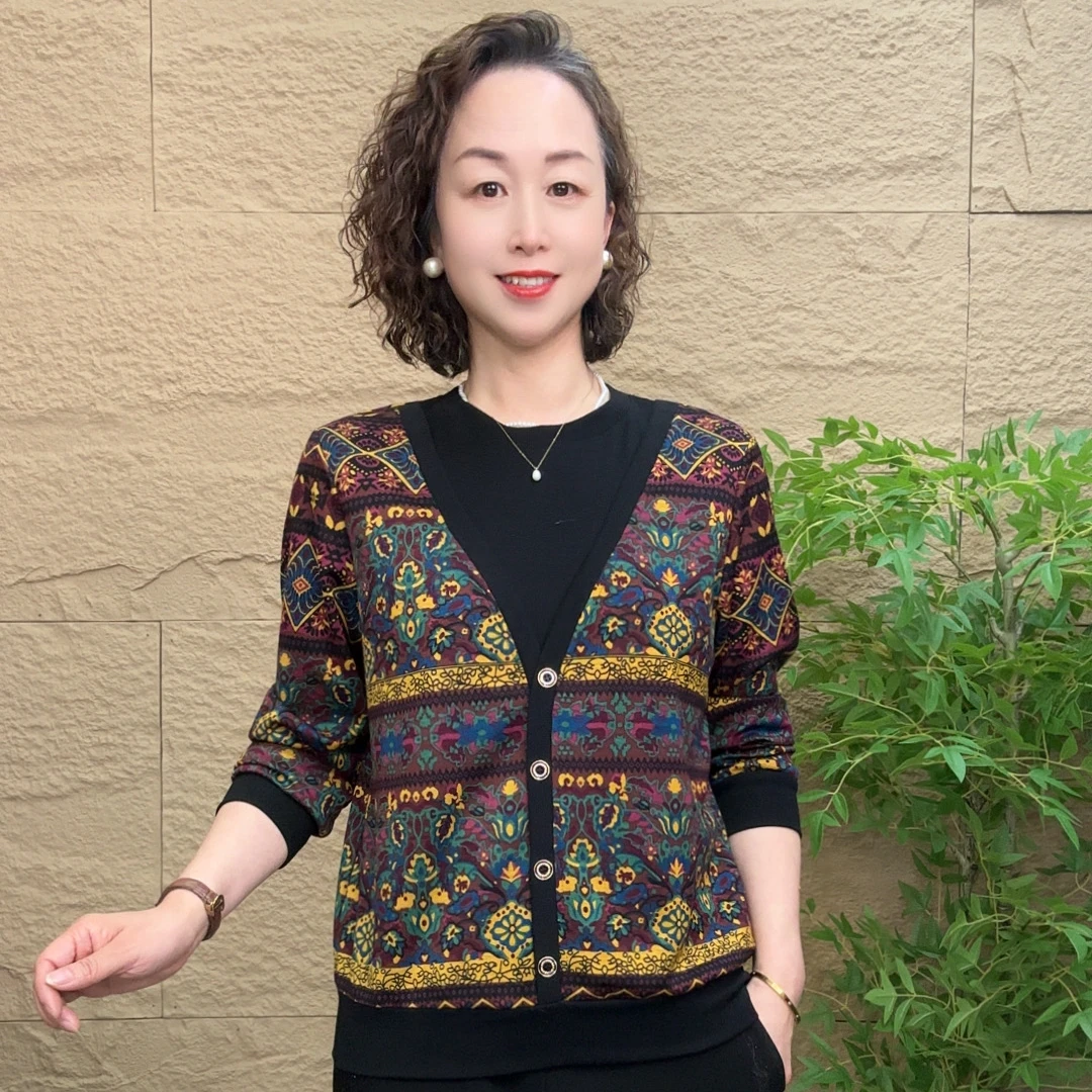 妈妈装时尚洋气长袖圆领碎花假两件中老年女装女士宽松漂亮小衫女