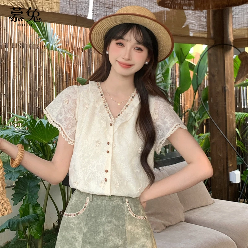 慕兔法式气质v领短袖衬衫女2025夏季新款高级感立体花朵绝美上衣