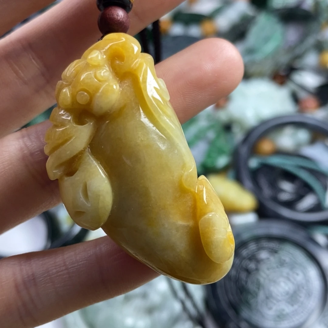 翡翠颈饰未镶嵌吊坠